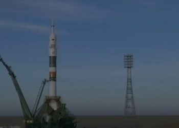 Navicella Soyuz, tre astronauti partiti verso lo spazio