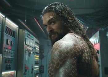 Jason Momoa in Aquaman, su Italia 1 (Foto Web)