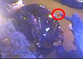 Napoli, gli puntano pistola e rubano Rolex: lui offre un lavoro ai rapinatori