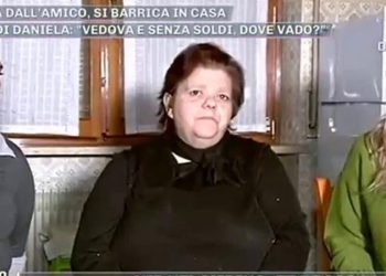 Sfrattata si barrica in casa