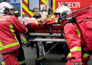 Italiana ferita gravemente nell'esplosione a Parigi (foto da Twitter)