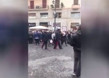 Napoli, rissa al funerale: donna sviene