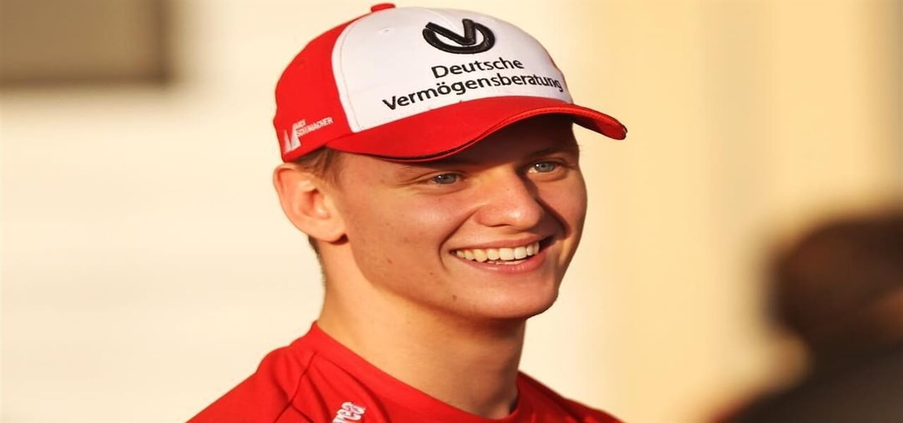 Fidanzata Mick Schumacher, chi è?/ Vita privata top secret per il