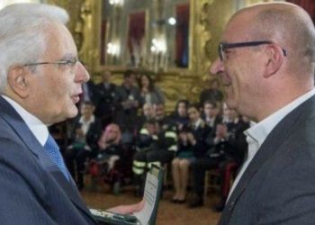Don Paolo Steffano, premiato da Sergio Mattarella (foto da Twitter)