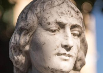 San Giovanni Battista De La Salle, immagine Scuola La Salle Grugliasco, statua del santo