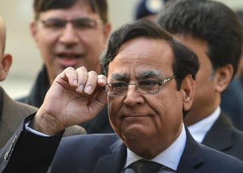 Saif ul Mulook, avvocato di Asia Bibi, durante la lettura della sentenza definitiva (LaPresse)