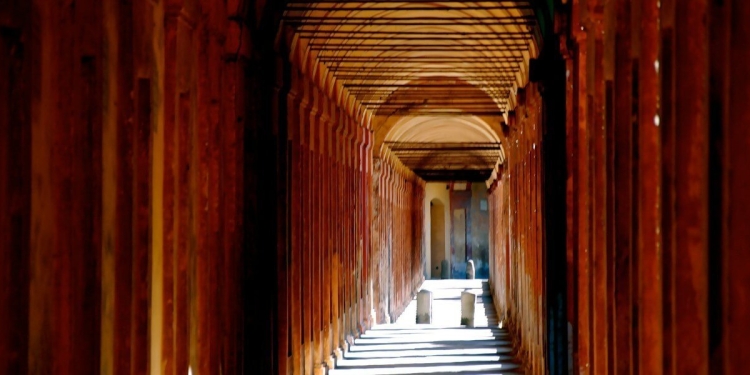 Bologna, portici verso San Luca (Pixabay)