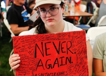 stragi scuole Usa, le proteste