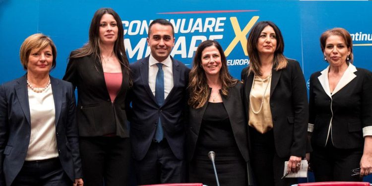 Di Maio e le capoliste M5s