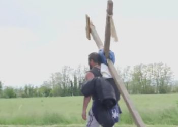 Gennaro, da Milano a Roma con la croce in spalla (Milano Today)