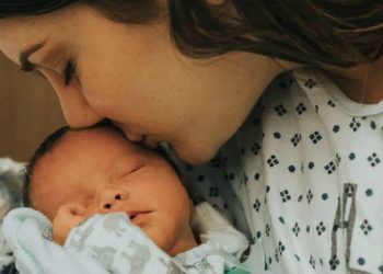 Dana con la figlia, foto da Facebook