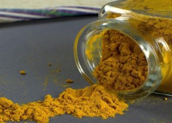 integratori alla curcuma