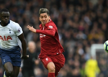 Calciomercato Juventus - Roberto Firmino in azione col Liverpool (Foto LaPresse)
