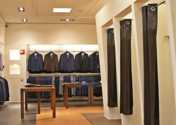 I camerini di un negozio di abbigliamento