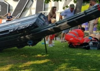 Verona: trenino si ribalta a Movieland