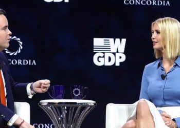 Ivanka Trump all'Onu senza reggiseno