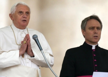 Segretario di Ratzinger con Papa Benedetto XVI