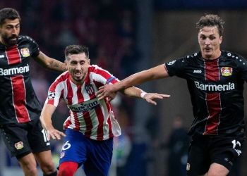 Al centro Hector Herrera con la maglia dell'Atletico Madrid (Foto LaPresse)