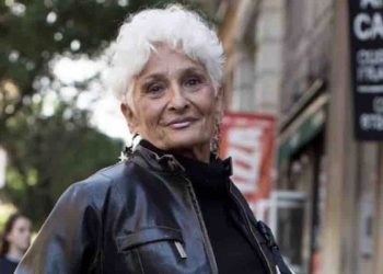 Hattie Retroage a Live Non è la D'Urso