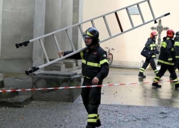 Vigili del fuoco
(ANSA/CLAUDIO GIOVANNINI)