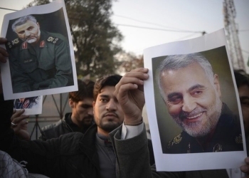 Manifestazioni in Iran dopo l'ucccisione di Soleimani (Lapresse)