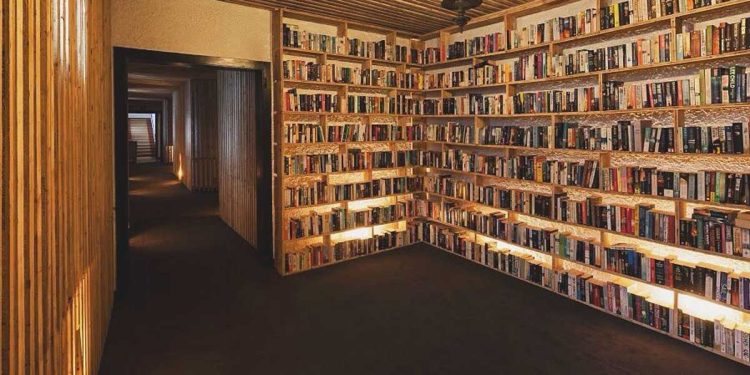 Literary Man in Portogallo