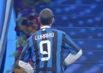 Amadeus con la maglia di Lukaku