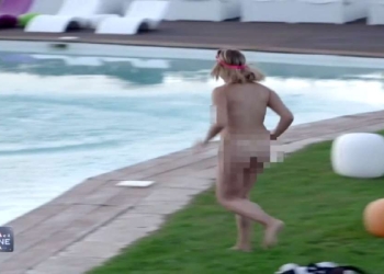 Scalzi e Stefano nudi a la pupa e il secchione