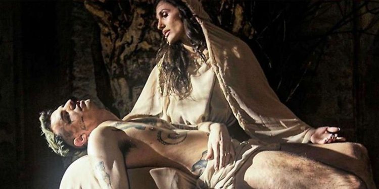 Achille Lauro nei panni del Gesù di Michelangelo