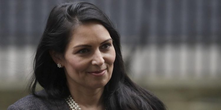 Priti Patel, ministro dell'Interno del governo Johnson (Lapresse)