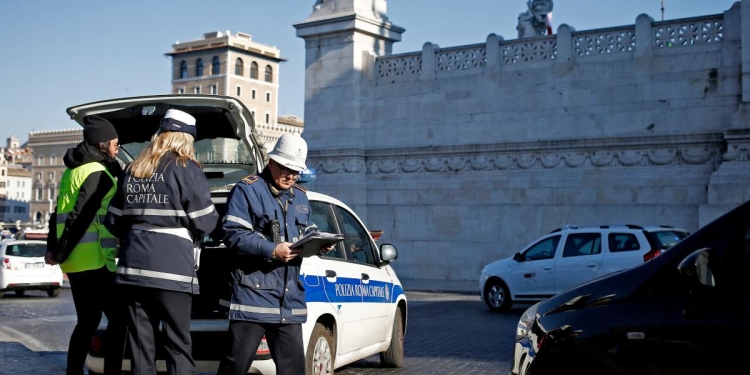 Blocco auto Roma