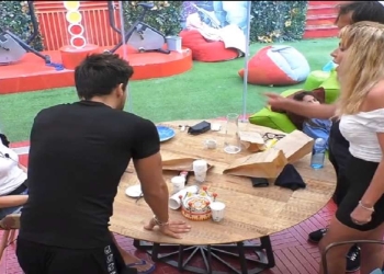 Valeria Marini contro Antonella Elia