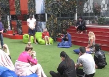 Coronavirus, Grande Fratello Vip in preghiera