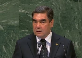 Il presidente del Turkmenistan, Gurbanguly Berdimuhamedow (foto Youtube)