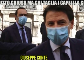 Giuseppe Conte si taglia i capelli da solo? (Foto Le Iene)