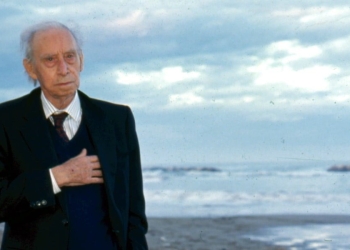 Mario Luzi (1914-2005) a Spotorno (Imperia) nel 1991 (LaPresse)