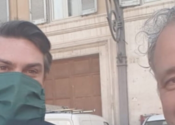 Riccardo Ricciardi (M5s) con Enrico Mentana (Foto: Facebook)