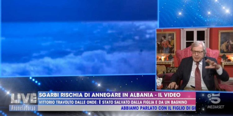 Vittorio Sgarbi, "ha rischiato di annegare"