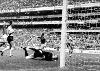 Gianni Rivera al 111'  ha appena segnato il gol della vittoria (LaPresse)