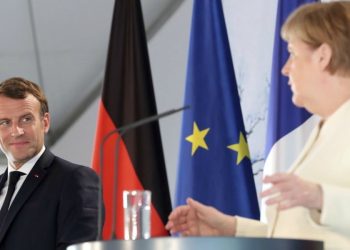 Emmanuel Macron e Angela Merkel (LaPresse)