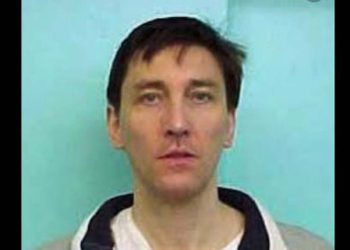 Thomas Knott, Le Iene