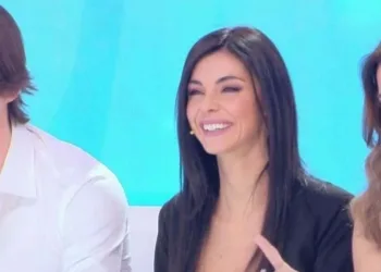 Alba Parietti a Domenica Live con Francesco Oppini e Cristina Tomasini