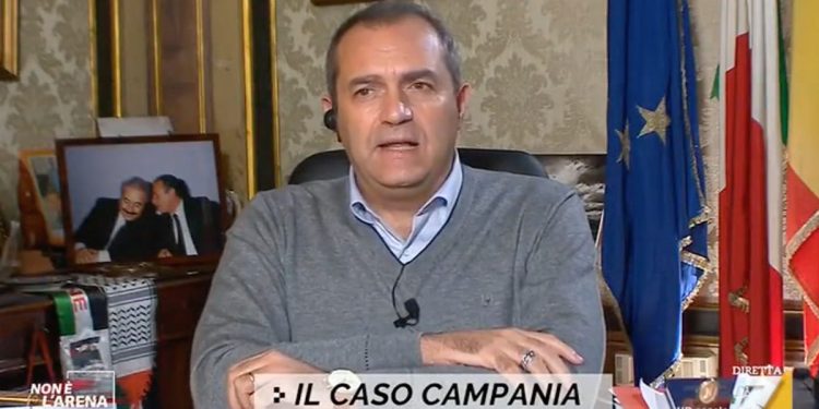 Luigi de Magistris a Non è l'Arena