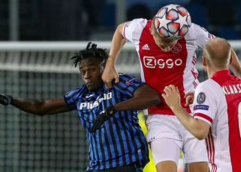 Calciomercato Torino - Schuurs colpisce di testa con l'Ajax contro l'Atalanta (Foto LaPresse)