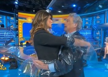 Elisa Isoardi ed Enzo Iacchetti (Striscia la notizia)