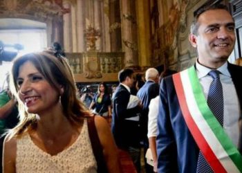 Luigi De Magistris in compagnia di Maria Teresa Dolce