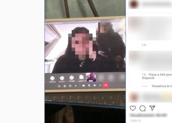 Mamma interviene durante esame in dad figlia