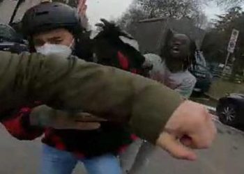 Vittorio Brumotti aggredito a Brescia (Striscia la Notizia)