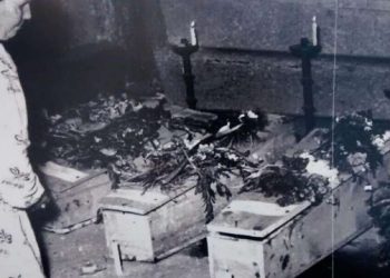 Alcune bare dei bambini morti nella strage di Colle Caldara