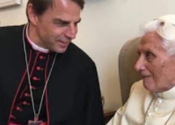 Oster con Ratzinger